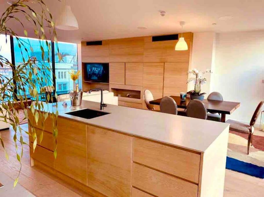Large 3 Bed 3 Bathrooms Penthouse With Terrace And City Views In Londýn Exteriér fotografie